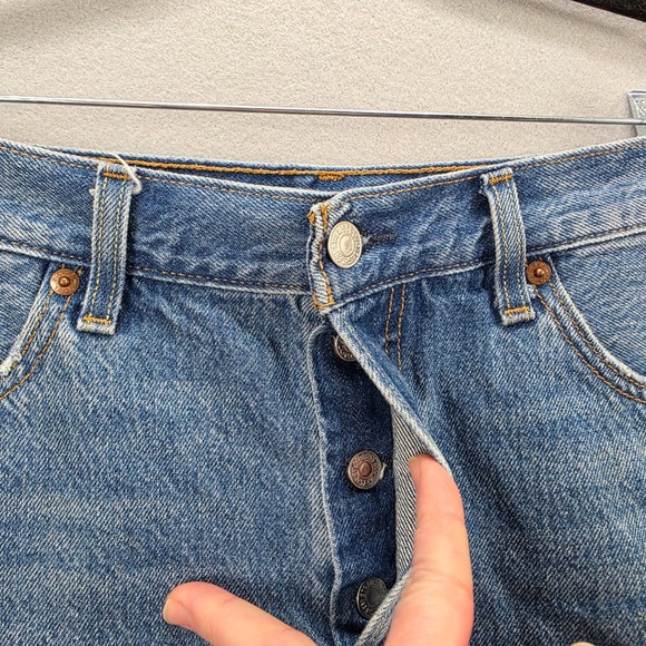 Levis 501 Original Cut Off Denim Shorts Medium Wash Distressed sz 29 Boho Hippie - Picture 5 of 11